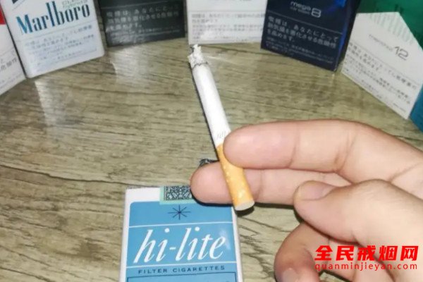 父母吸烟会提高孩子的吸烟率，父母吸烟孩子吸烟的概率