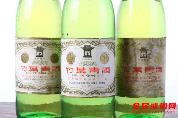 竹叶青酒是哪里产(杏花村酒厂)，竹叶青酒是好酒吗(源于汾酒却