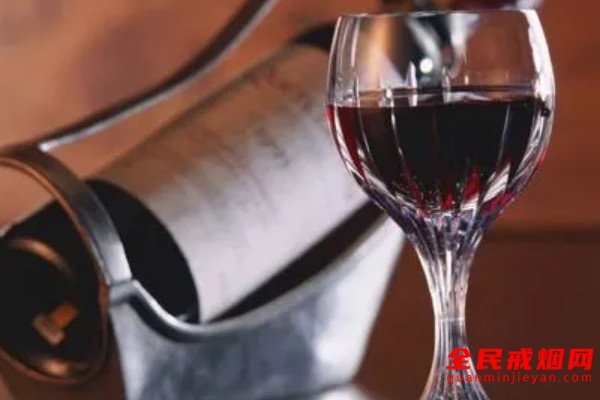 葡萄酒怎么喝才健康，葡萄酒的饮用方法